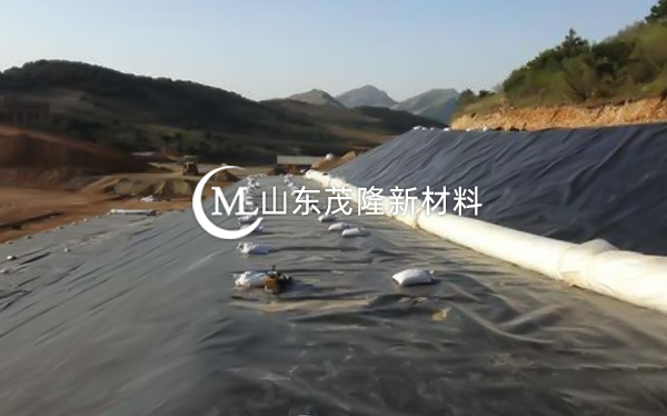 《崇義縣思順鄉(xiāng)垃圾填埋場》土工布、土工膜施工