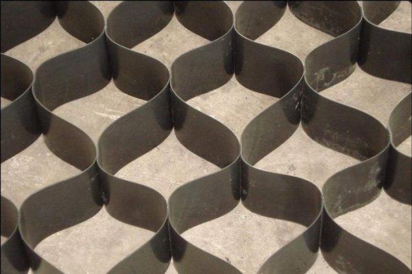 土工格柵與土工格室的區(qū)別在哪里？  第2張