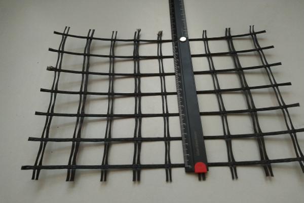 在路基中使用土工格柵的作用有哪些呢？  第1張