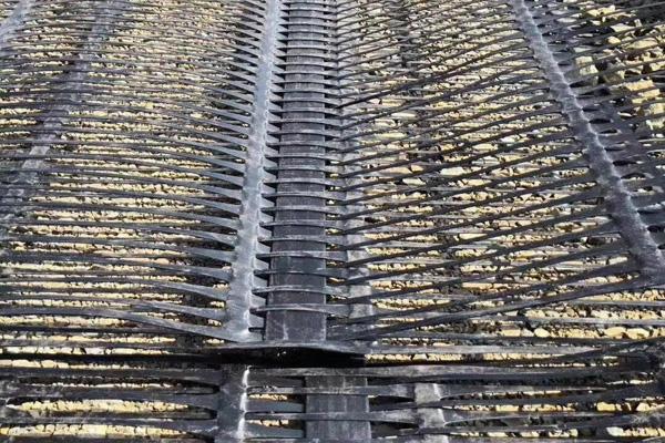 單向土工格柵橫向鋪還是縱向鋪：你知道哪種更適合嗎？  第2張