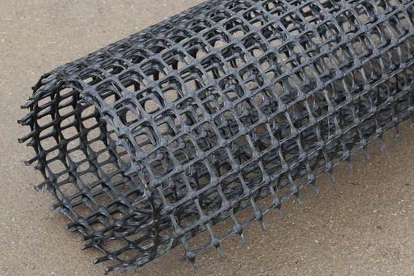 土工格柵在鋪設(shè)中常見問題有哪些  第2張