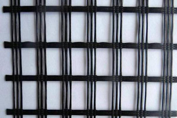 土工格柵與土工膜的區(qū)別究竟在哪里？  第2張