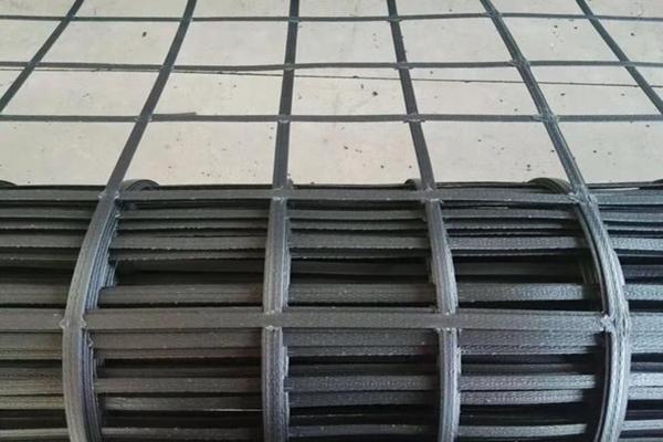 PP條帶焊接土工格柵特點(diǎn)揭秘  第3張