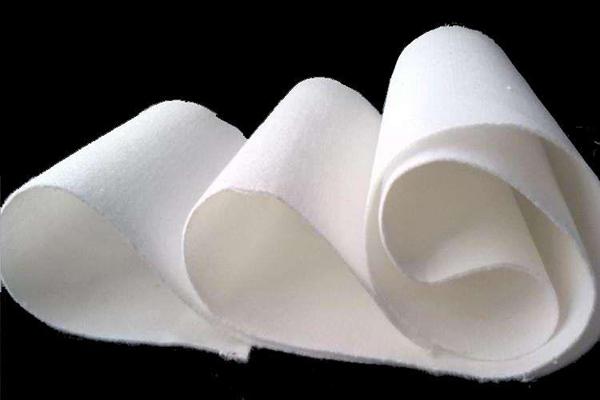 土工格柵與土工布的區(qū)別  第3張