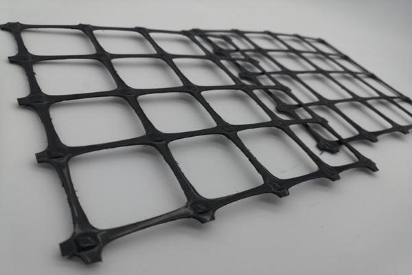 塑料土工格柵在堤壩加固工程中的應(yīng)用 第3張