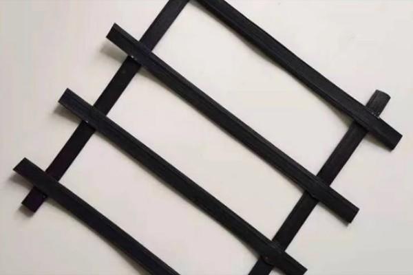 高韌性聚酯紗線集束土工格柵的特點(diǎn) 第1張