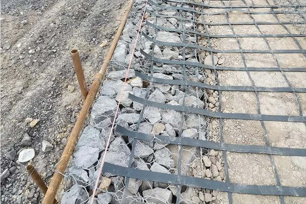 高韌性聚酯紗線集束土工格柵的特點有哪些  第2張