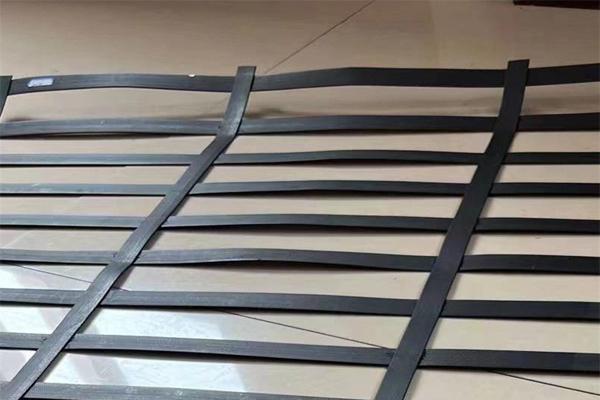 高韌性聚酯紗線集束土工格柵怎么搭接  第2張