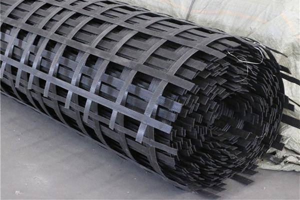 土工格柵在土壩中的應(yīng)用  第2張