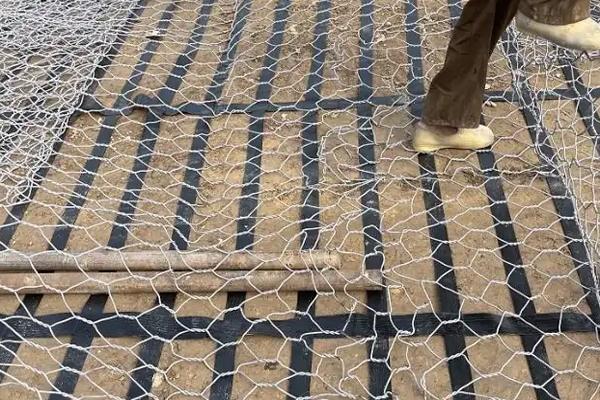 高韌性聚酯紗線集束土工格柵在公路增強(qiáng)中的應(yīng)用 第3張